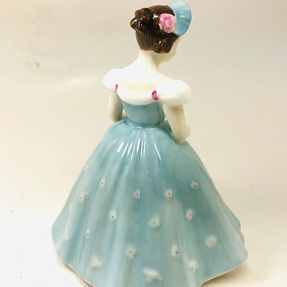 DOULTON & CO Porcelain Figurine 💐THE BRIDESMAID💐 - Picture 3 of 9